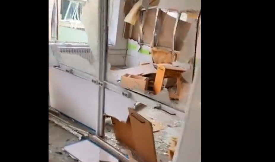 SOS από Ζελένσκι: Παιδιά κάτω από τα ερείπια στο μαιευτήριο της Μαριούπολης (vid)