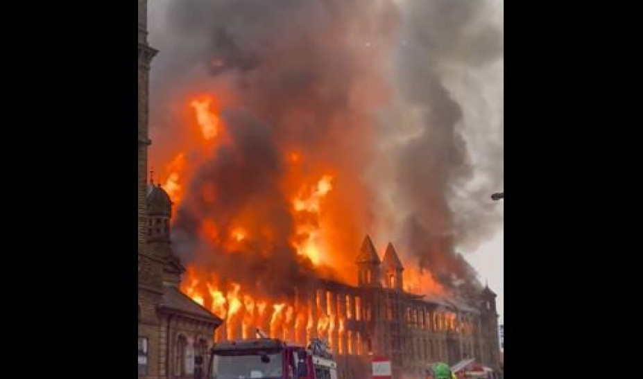 Στις φλόγες το εμβληματικό κτίριο Dalton Mills, όπου γυρίζεται η σειρά Peaky Blinders (vid)