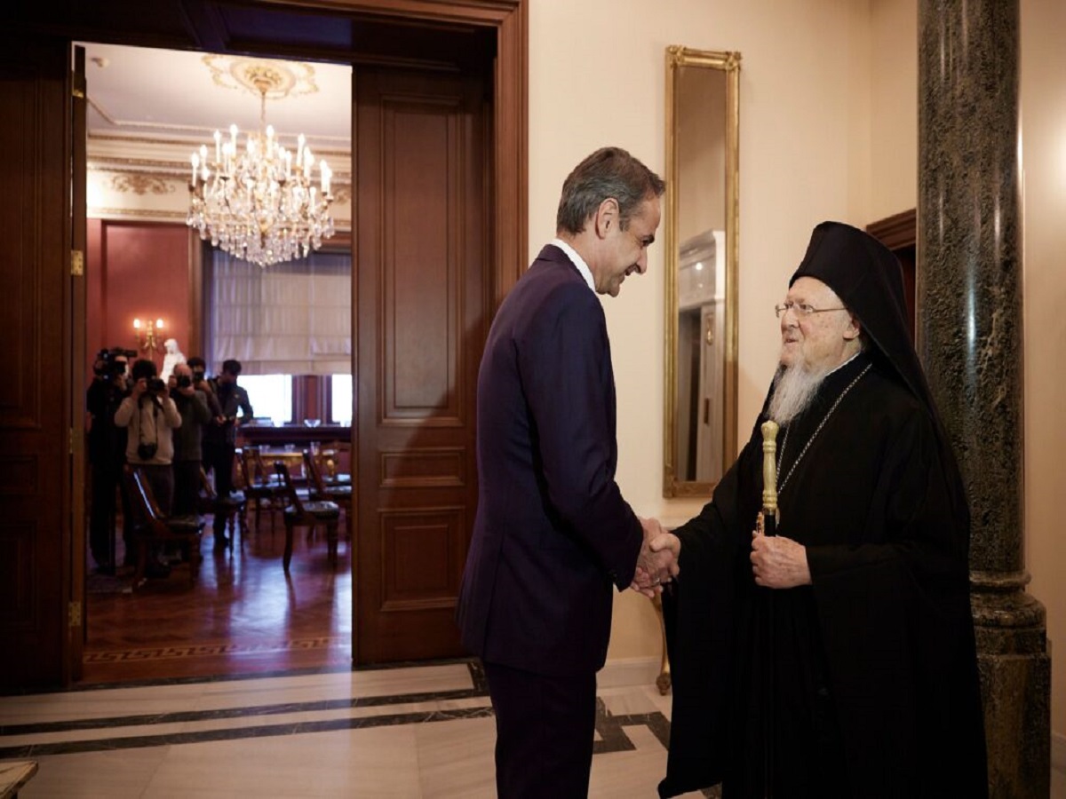 Μητσοτάκης: Μπέρδεψε την κοιτίδα με την … κοίτη (vid)