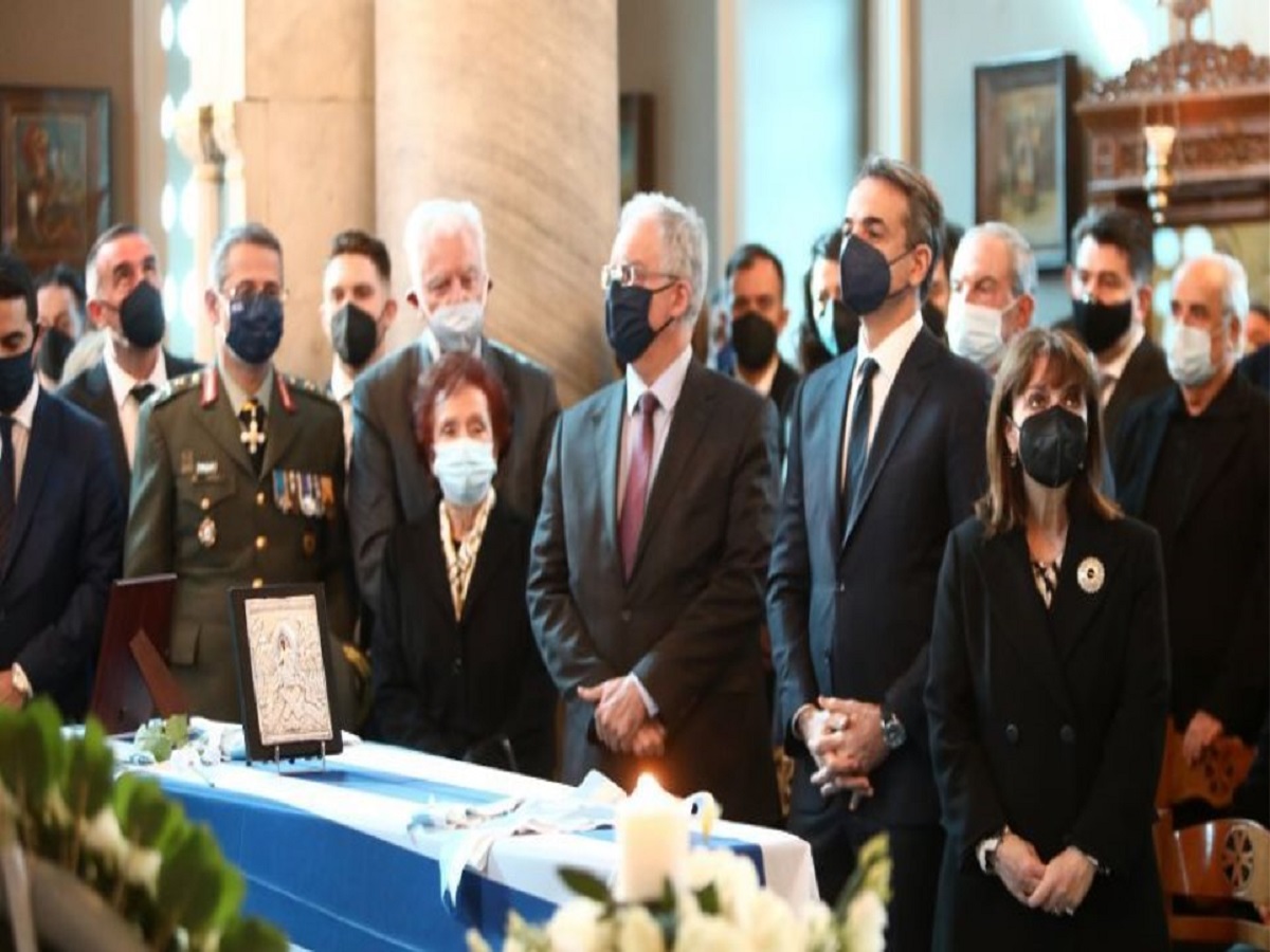 Συγκίνηση στο τελευταίο αντίο για τη Μαριέττα Γιαννάκου