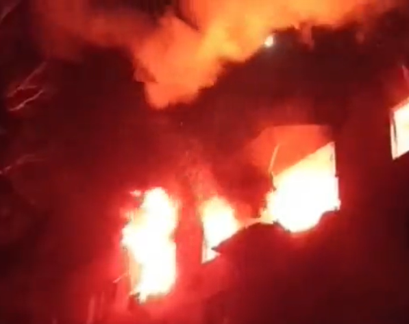 Ουκρανία: Βομβαρδισμός και φωτιά κοντά στην περιοχή του Ινστιτούτου Φυσικής (video)