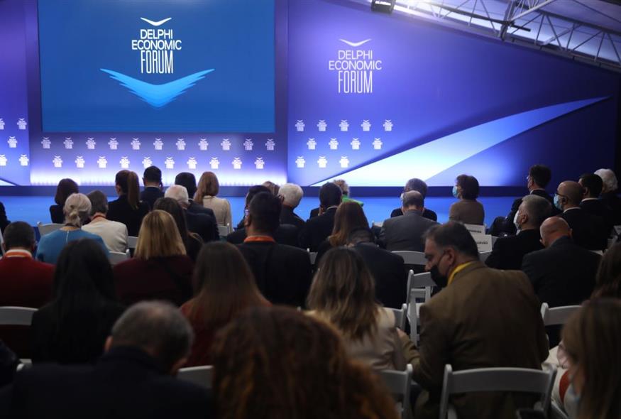 Ο γιος του Γεωργιάδη απαγγέλει στα αρχαία ελληνικά και ο υπουργός συγκινείται (video)