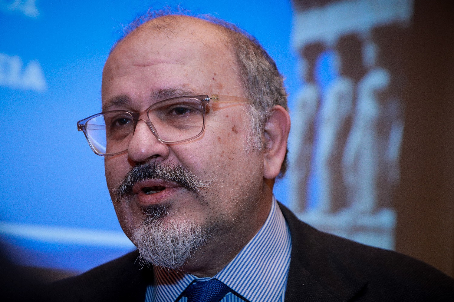 «Στο κόκκινο»: Αποχωρεί από τη διεύθυνση του ραδιοφώνου ο Νίκος Ξυδάκης