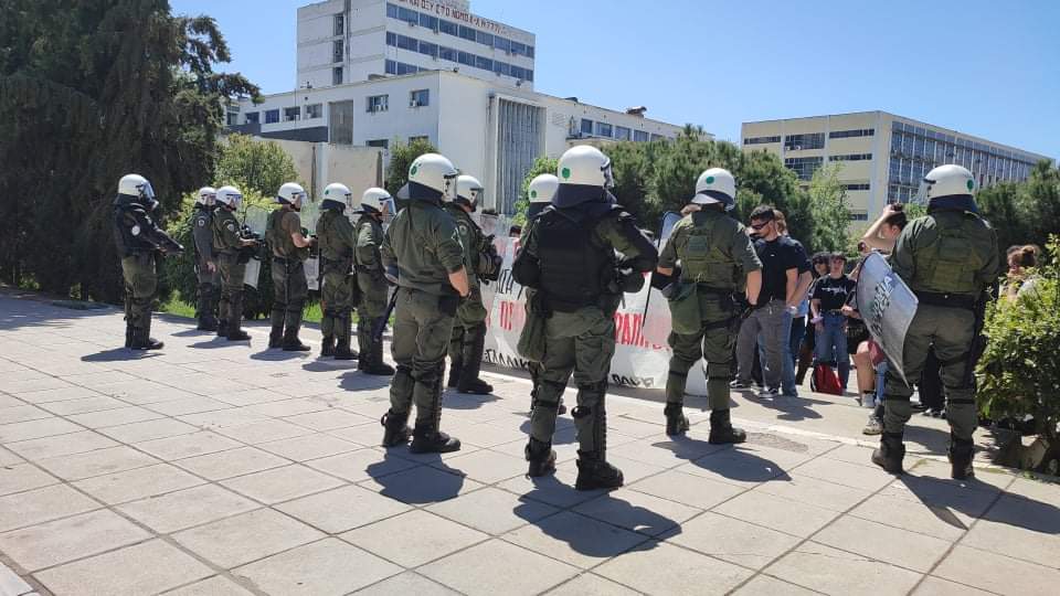 Συνεχίζονται οι συγκεντρώσεις διαμαρτυρίας φοιτητών στο ΑΠΘ (φώτο – βίντεο)