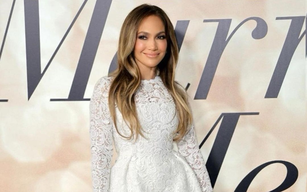 Η εντυπωσιακή αλλαγή της Τζένιφερ Λόπεζ για τη νέα της ταινία – Την μπέρδεψαν με την Gwen Stefani