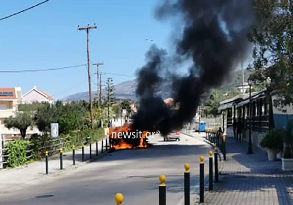 Κεφαλονιά: Φωτογραφίες από το φλεγόμενο αυτοκίνητο που έγινε «τάφος» για τον 17χρονο μαθητή