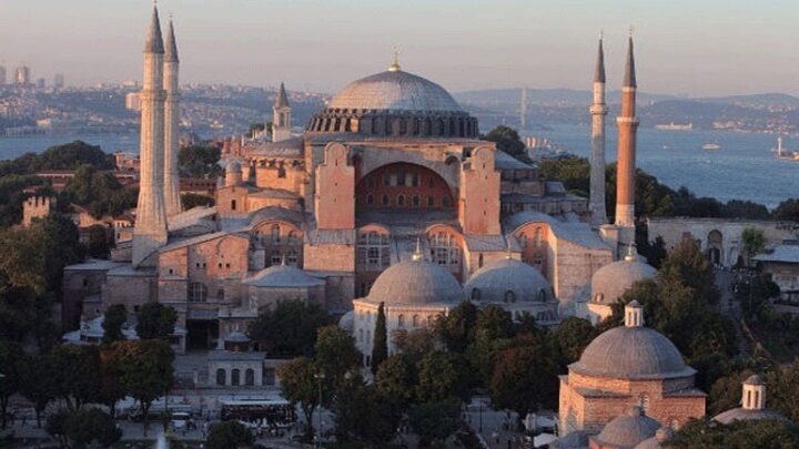 Τουρκία: «Νέος βανδαλισμός στην πύλη της Αγίας Σοφίας» (VIDEO)