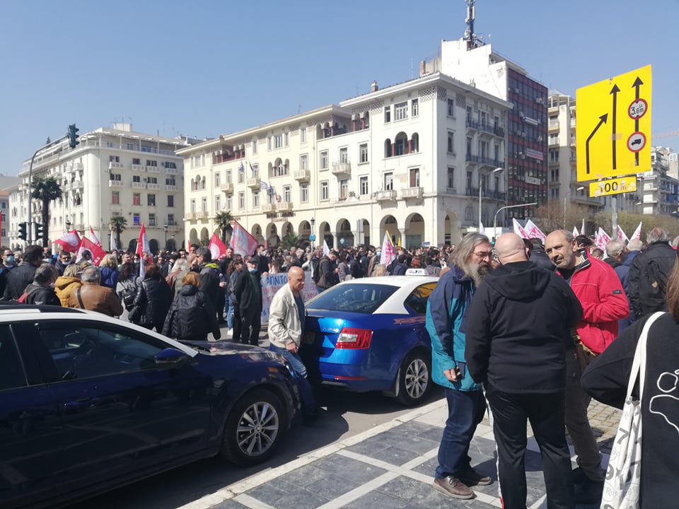 Ξεκίνησε η απεργιακή συγκέντρωση του ΠΑΜΕ στη Θεσσαλονίκη (φωτό+video)