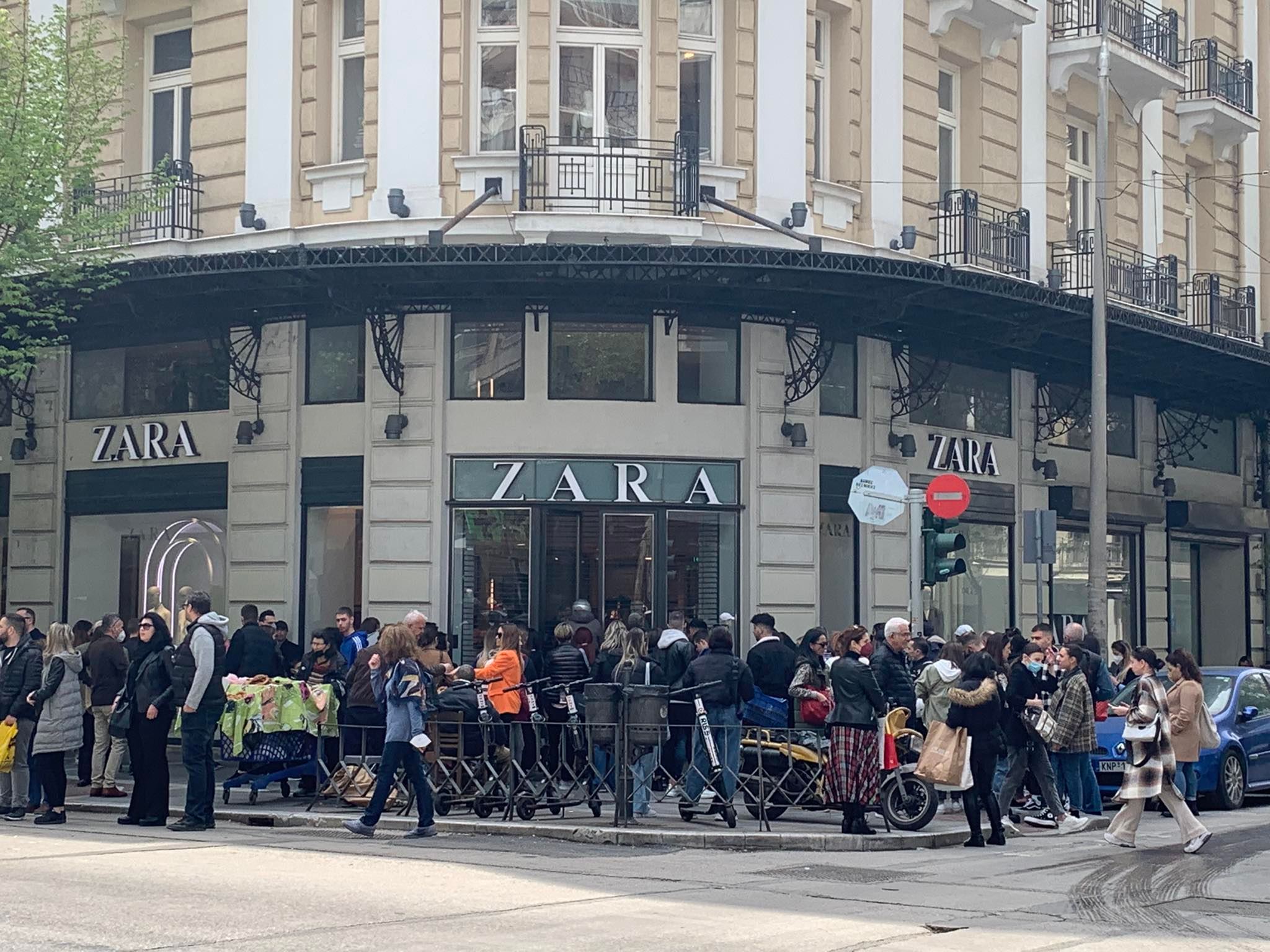 Στα ψώνια της τελευταίας στιγμής οι Θεσσαλονικείς (ΦΩΤΟ)