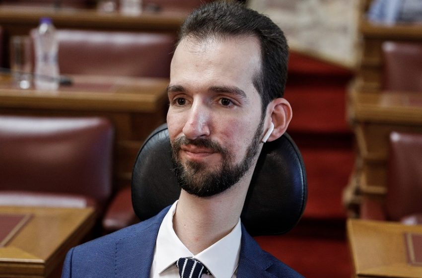 Κυμπουρόπουλος: Να στείλουμε στην Ουκρανία και όπλα ανατολικού τύπου που διαθέτουν οι Ένοπλες Δυνάμεις