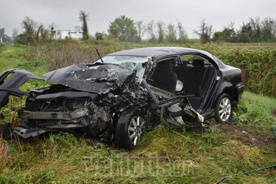 Ημαθία: Φορτηγάκι συγκρούστηκε με αυτοκίνητο – Νεκρή 61χρονη