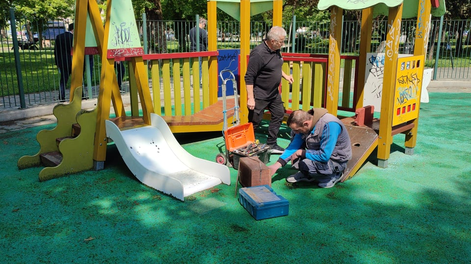 παιδικές χαρές,