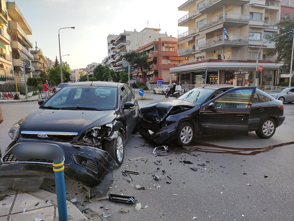 Τροχαίο ατύχημα στην Καλαμαριά (φωτό)