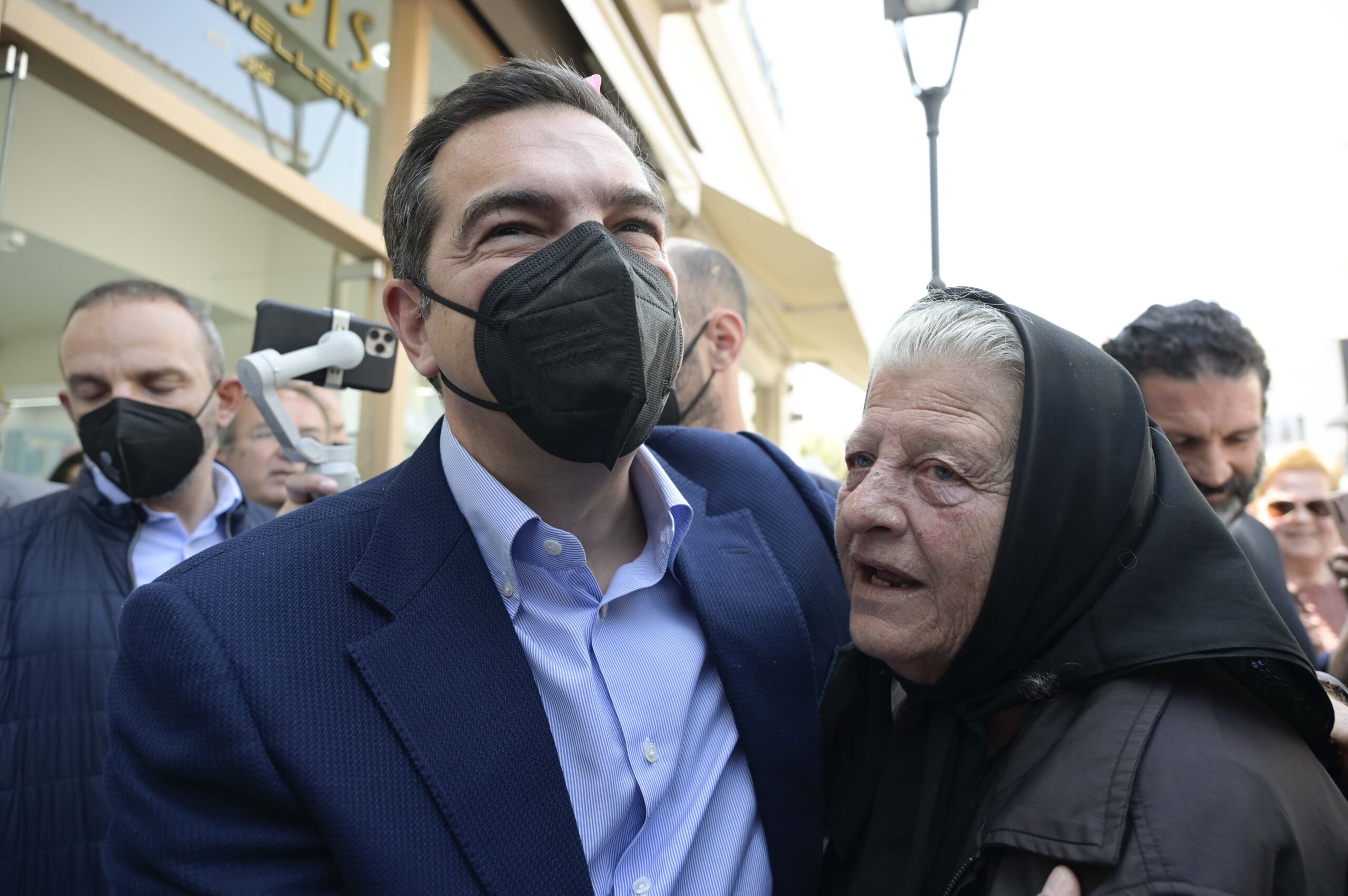 Τσίπρας: Η χώρα μπορεί να προχωρήσει με κυβερνήσεις συνεργασίας