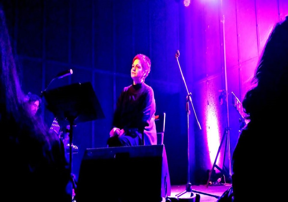 Ετοιμάζει τον καινούργιο της δίσκο η σπουδαία Βούλα Σαββίδη