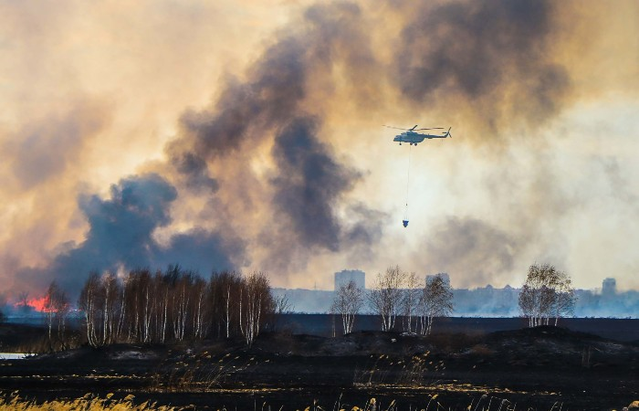 Σιβηρία: Τουλάχιστον δέκα νεκροί και εκατοντάδες κατεστραμμένα σπίτια από τη φωτιά (φωτό)