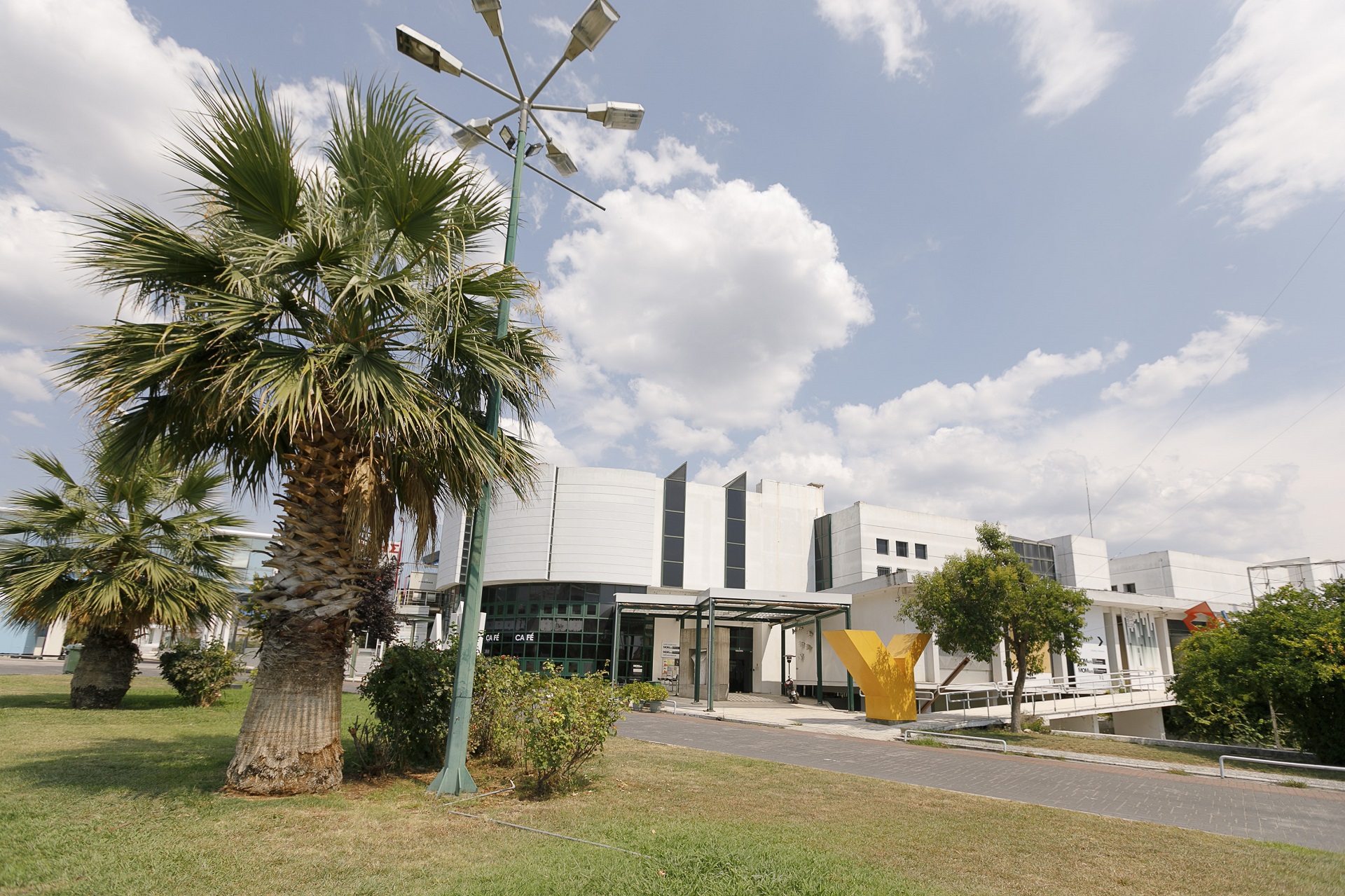 Μπιενάλε, MOMus,