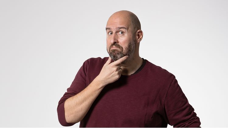 «Τιμωρήθηκε» από το Facebook ο κωμικός, Αριστοτέλης Ρήγας για post κατά των γυναικοκτονιών