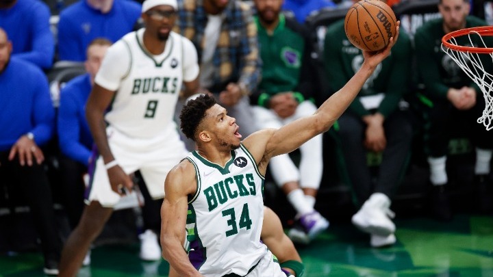 Οι Μπακς έκαναν το 2-1 με τους Σέλτικς, με 42 πόντους του Αντετοκούνμπο