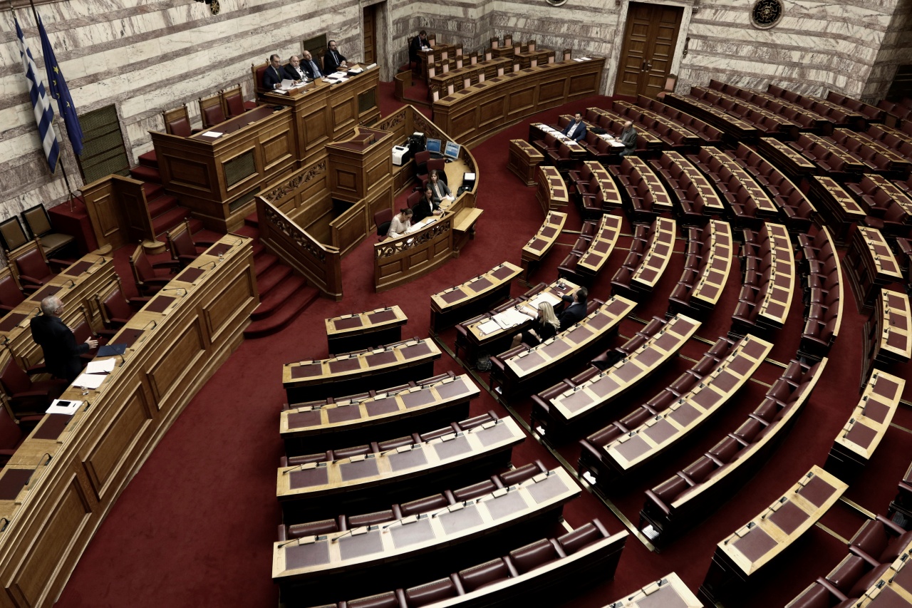 Βουλή: Τη Δευτέρα η επεξεργασία του νομοσχεδίου για τις ΑΠΕ και την αποθήκευση ενέργειας