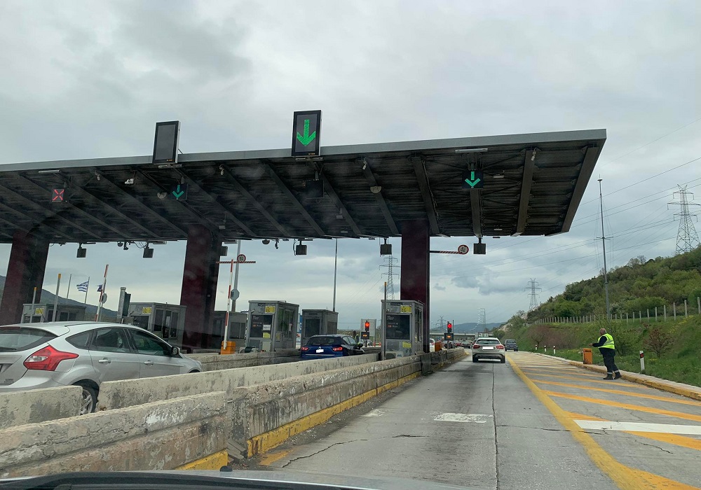 Επιστροφή εκδρομέων: Ανοιχτά τα διόδια Πολυμύλου (ΦΩΤΟ)