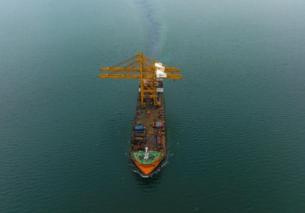 Θεσσαλονίκη: Στο λιμάνι κατέπλευσαν δύο νέες γερανογέφυρες