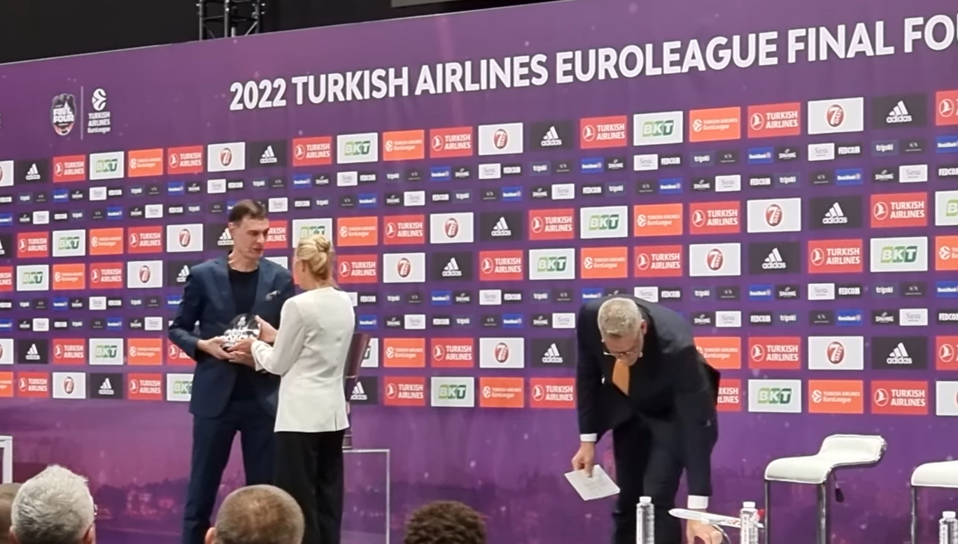 Ο Γιώργος Μπαρτζώκας προπονητής της χρονιάς στη EuroLeaugue