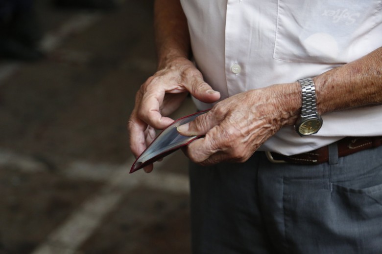 Βέροια: Εξαπάτησαν 90χρονο παίρνοντας του 46.000 ευρώ!