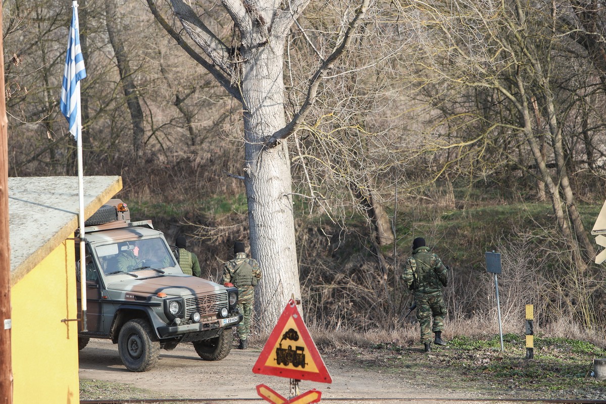 Έβρος: Οι διακινητές, τα «όπλα» και ο «σωτήριος» φράχτης –Μιλούν στο TheOpinion για την πίεση στα σύνορα