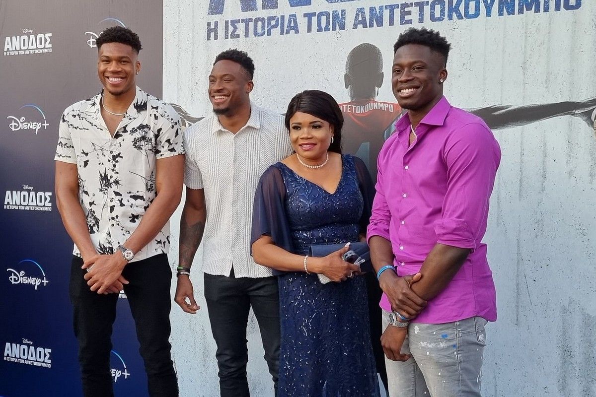 Αντετοκούνμπο: Αποθέωση στα Σεπόλια στην πρεμιέρα του «Rise» (VID)