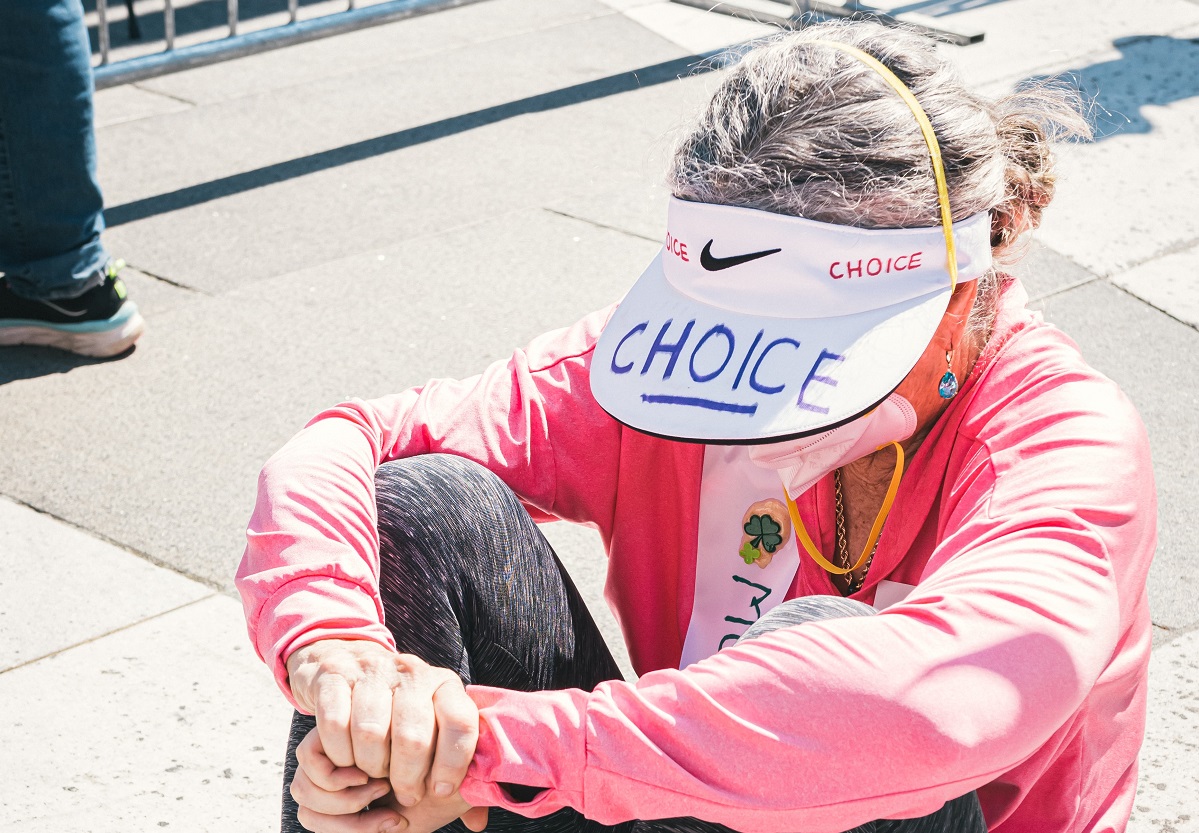 Απαγόρευση των αμβλώσεων: Νίκη της ζωής ή θανατική καταδίκη για τις γυναίκες;   