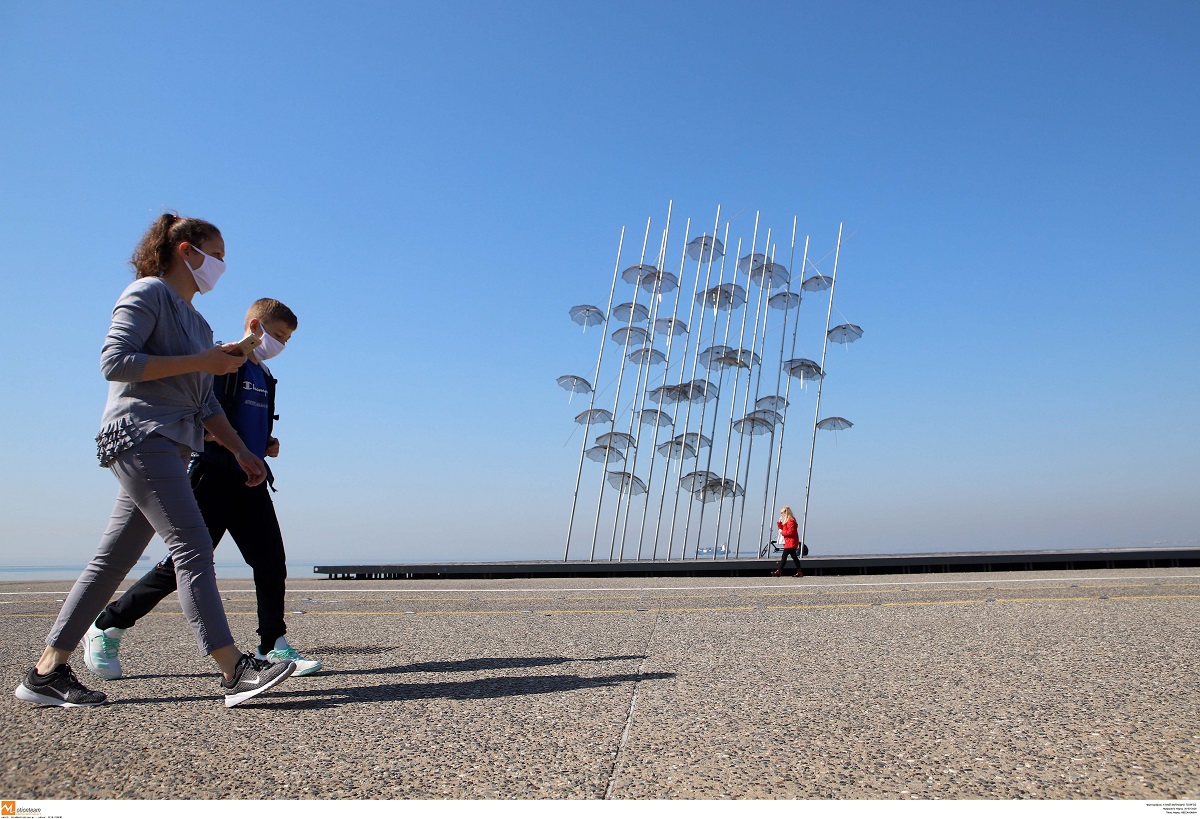 Θεσσαλονίκη-COVID 19: Επτά στους δέκα θετικοί στα φαρμακεία – 74% αύξηση στο ιικό φορτίο