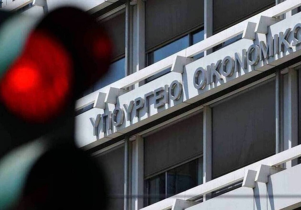 ΑΑΔΕ: Μικρή μείωση των οφειλετών στην Εφορία τον Απρίλιο