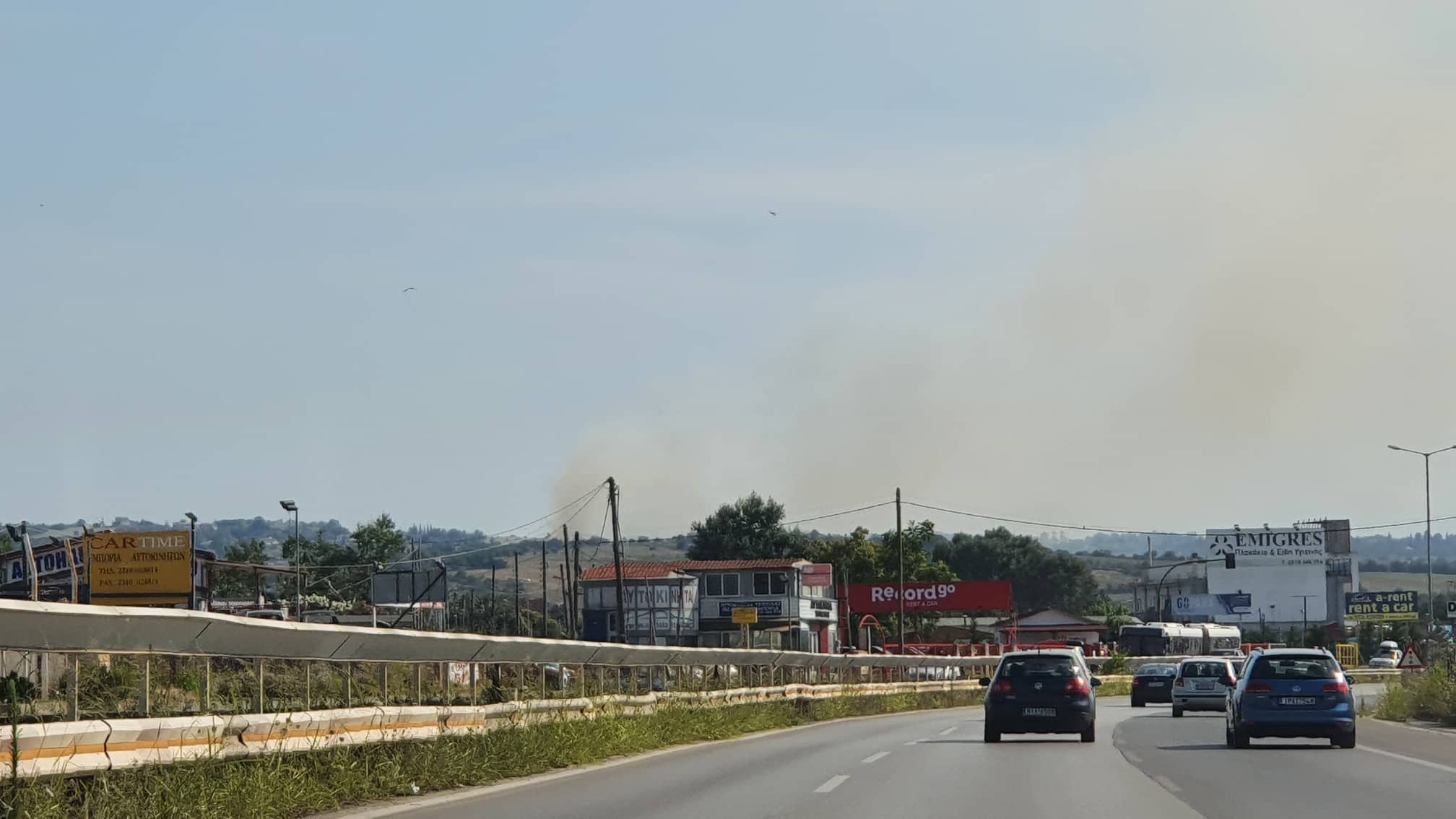 Θεσσαλονίκη: Υπό έλεγχο η φωτιά στον Τρίλοφο