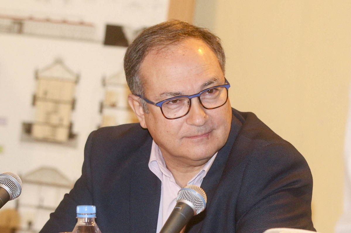 «Τα δίνουν όλα στον Δεμουρτζίδη»