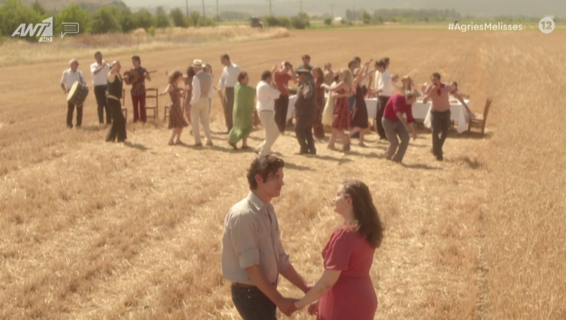 Άγριες Μέλισσες: Το Twitter υποκλίθηκε στο φινάλε της σειράς