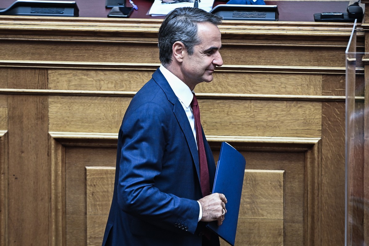 Καταρρέει το αφήγημα