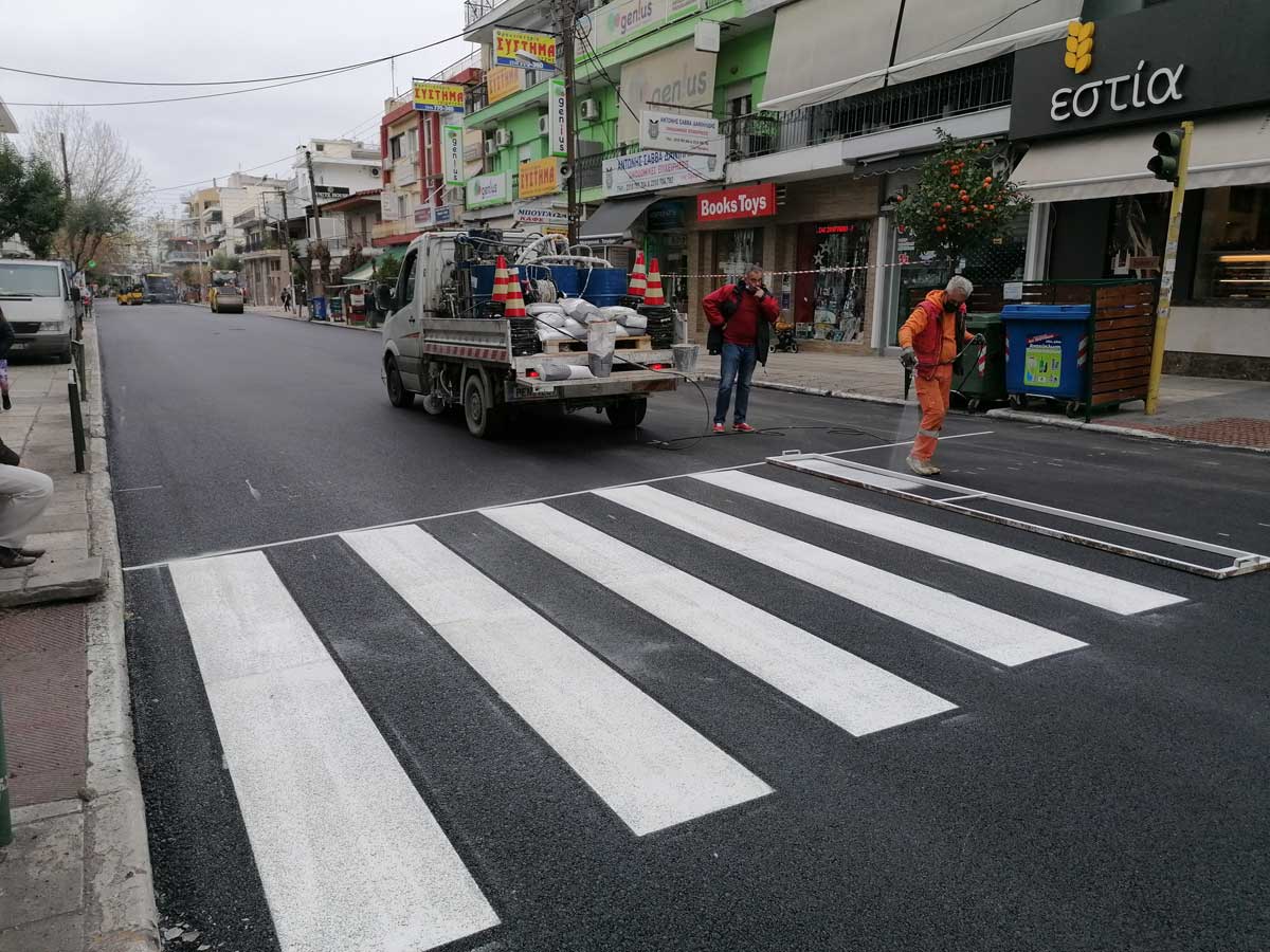 Εργασίες διαγράμμισης διαβάσεων στη Λεωφόρο Γεωργικής Σχολής