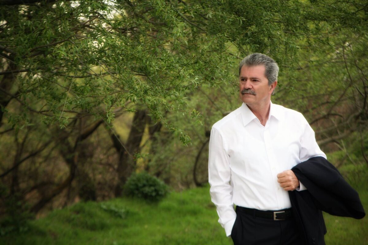 «Βλέπει» το κενό του Πάτση ο Φωτόπουλος