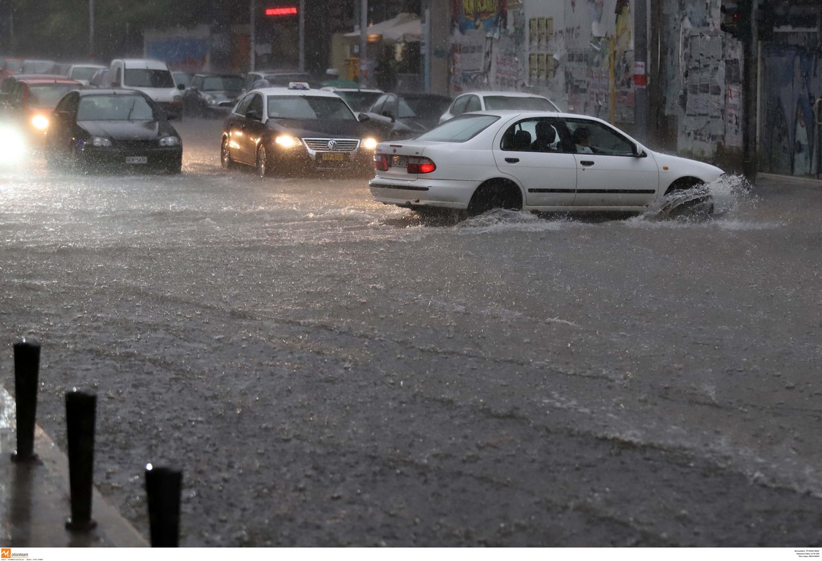 Κακοκαιρία στη Θεσσαλονίκη: Διακοπές ρεύματος στα ανατολικά