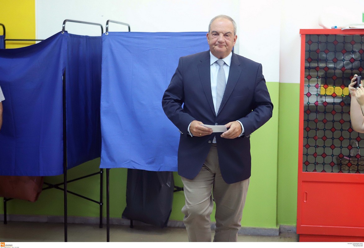 Τί θα κάνει τελικά ο Καραμανλής;