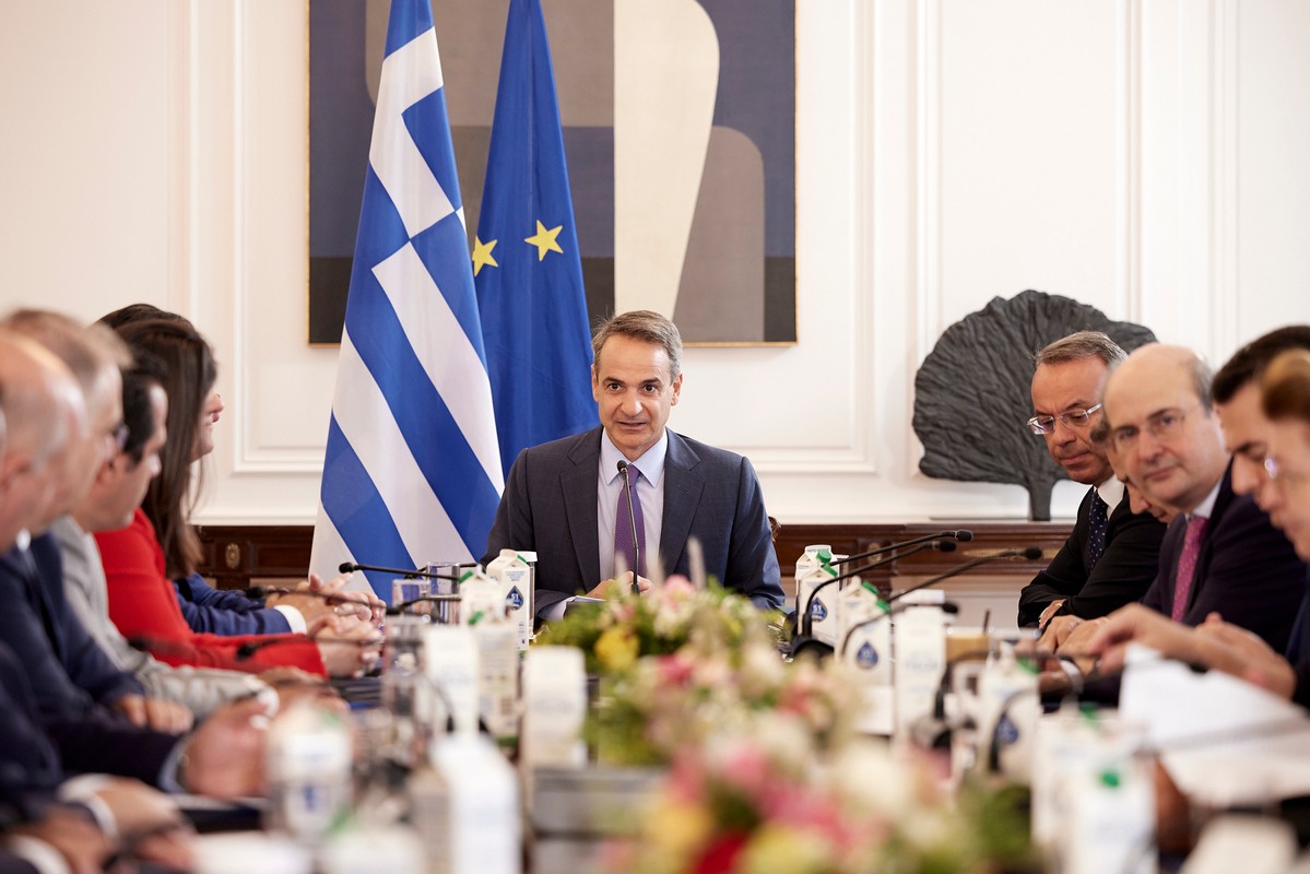 «Οι πυροσβέστες της ξαπλώστρας»: Η απάντηση Μητσοτάκη για την κριτική περί πυρκαγιών