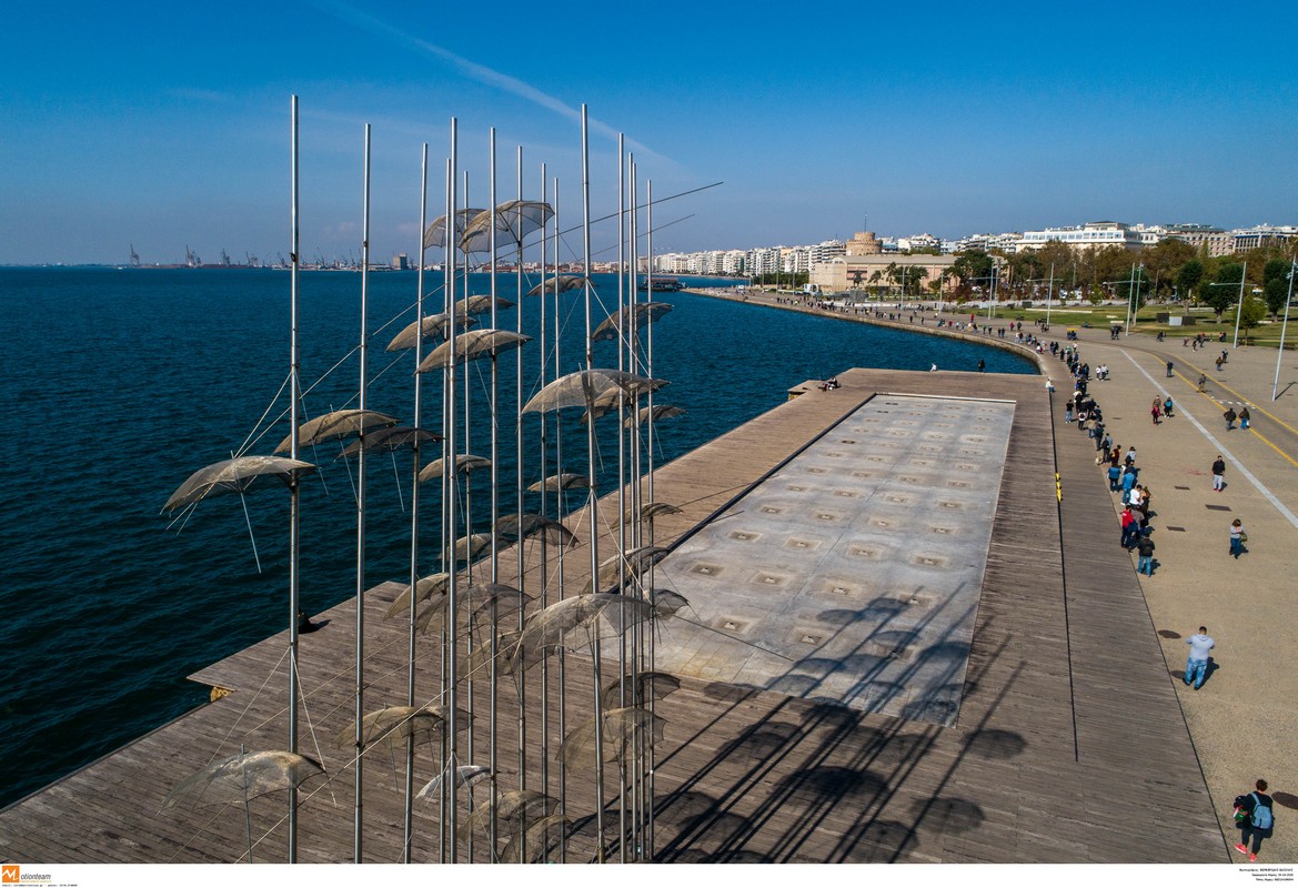 Νέα Παραλία,