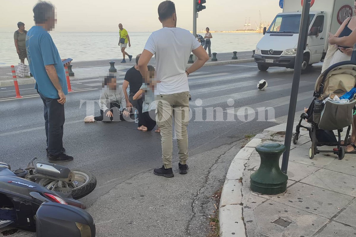 Θεσσαλονίκη: Τροχαίο με εγκατάλειψη στη Λεωφόρο Νίκης (ΦΩΤO)