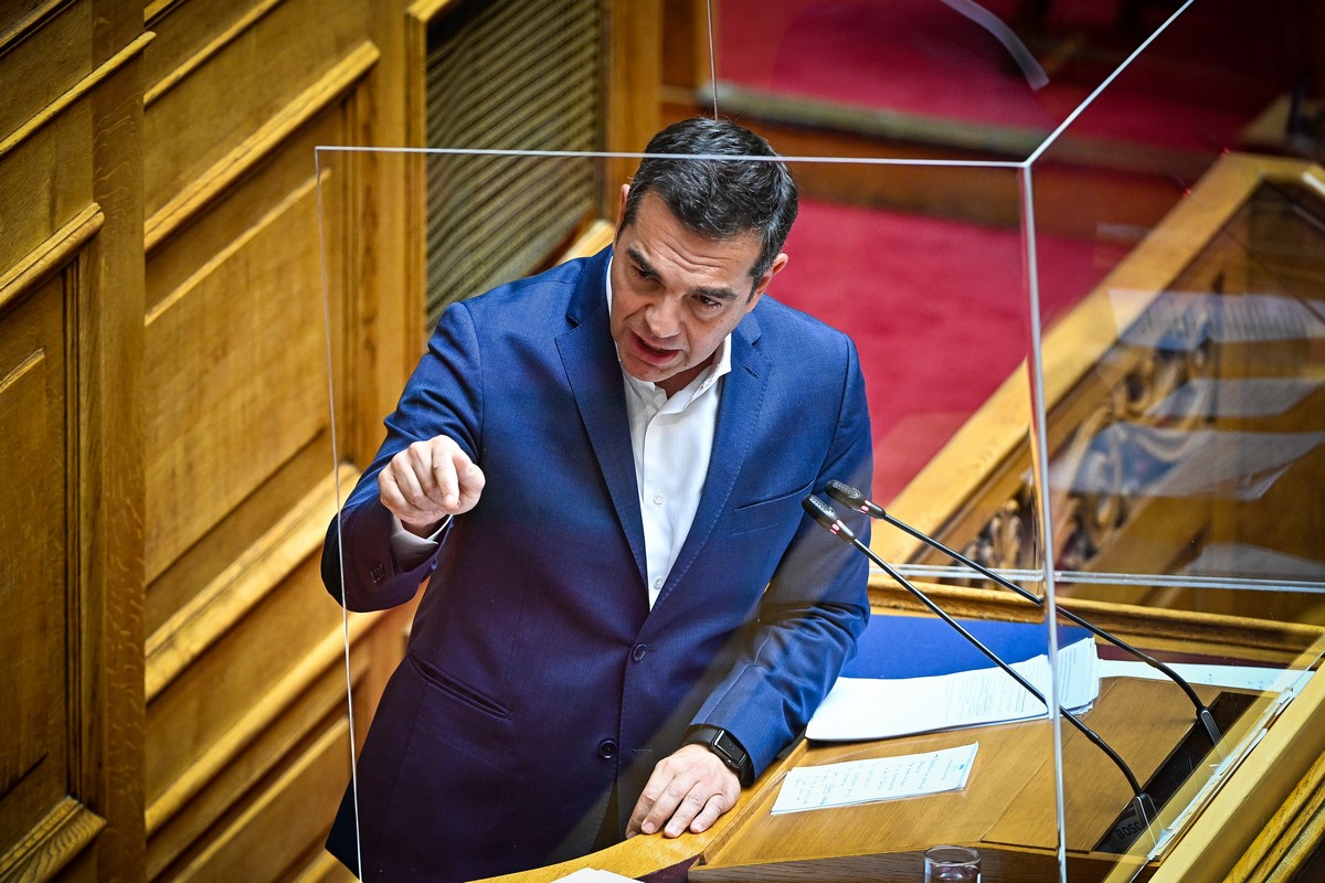 Η ατάκα Τσίπρα και το σφυροκόπημα