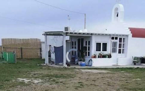 Έκανε το ξωκλήσι στούντιο για να το νοικιάζει ως Airbnb (vid)