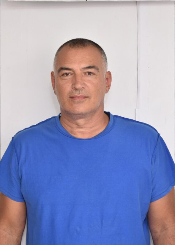 Αυτός είναι ο αστυνομικός που κατηγορείται για τον βιασμό 14χρονης στη Λέσβο