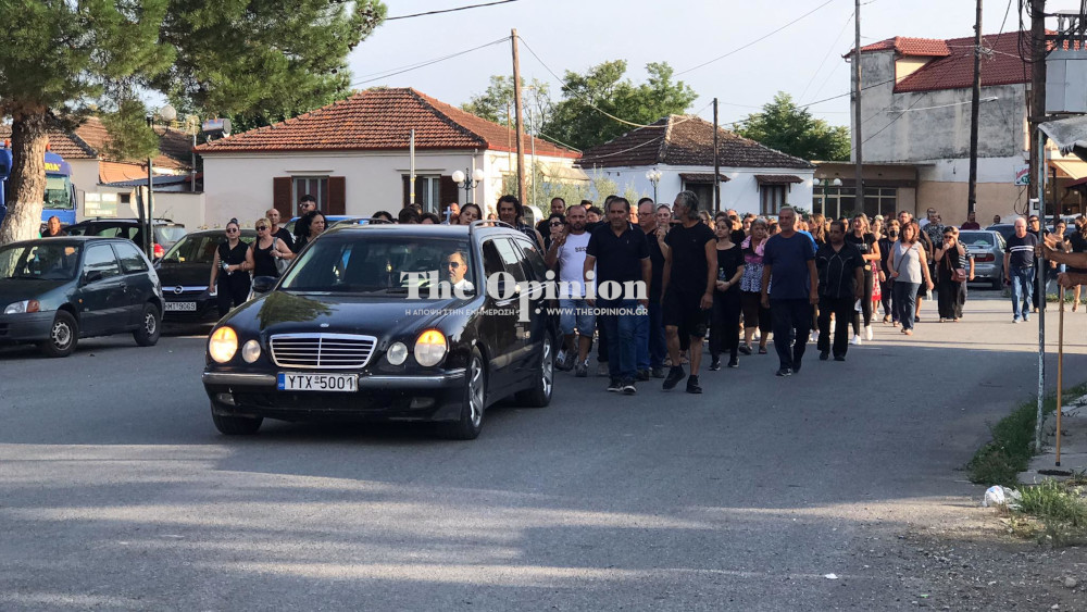 Με λευκά λουλούδια το τελευταίο αντίο στον 15χρονο από το Λιποχώρι Σκύδρας (ΦΩΤΟ+VIDEO)
