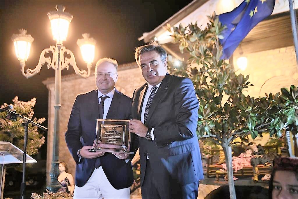 Συγκίνηση και μηνύματα κατά την τελετή ανακήρυξης του Αντιπροέδρου της Ευρωπαϊκής Επιτροπής κ. Μαργαρίτη Σχοινά ως Επίτιμου Δημότη Αριστοτέλη(ΦΩΤΟ)