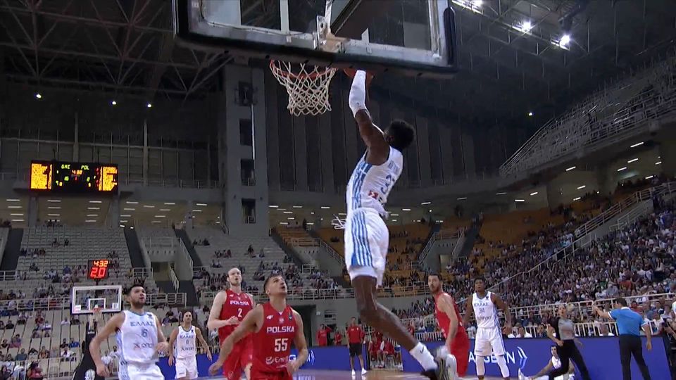 Ελλάδα – Πολωνία: Γιάννης και Κώστας προσφέρουν θέαμα στο ΟΑΚΑ (ΒΙΝΤΕΟ)